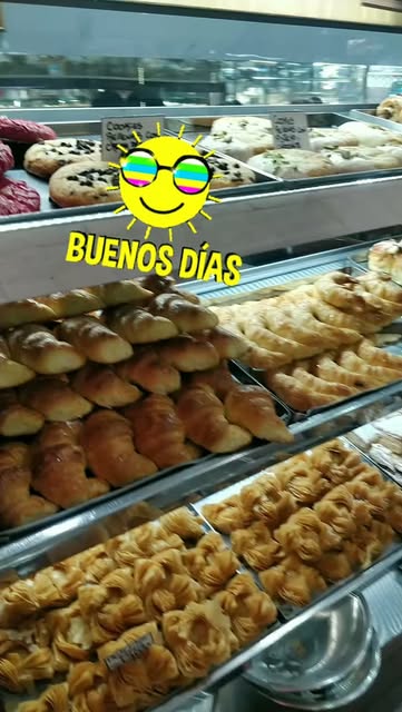 Medialunas y facturas